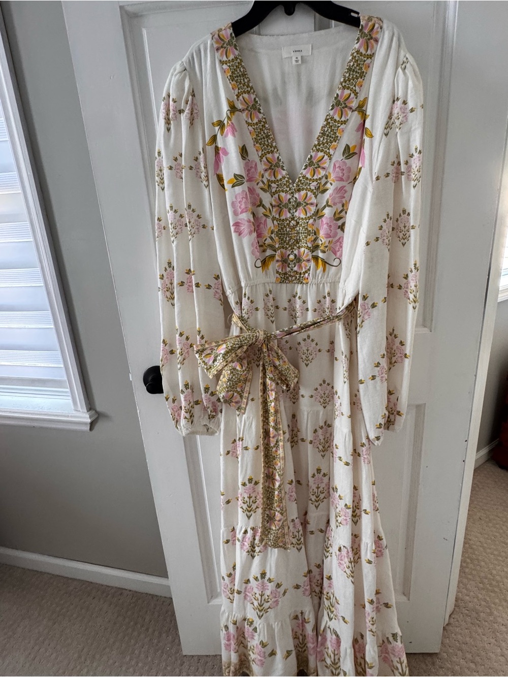 Boho Floral V-Neck Maxi Dress with Waist Tie - White & Pink